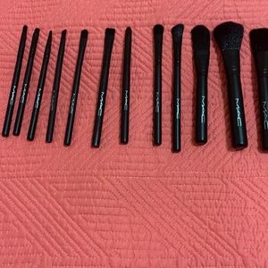 MAC 12PCS METAL BOX LUXURY SYNTHETIC BRUSHES.
